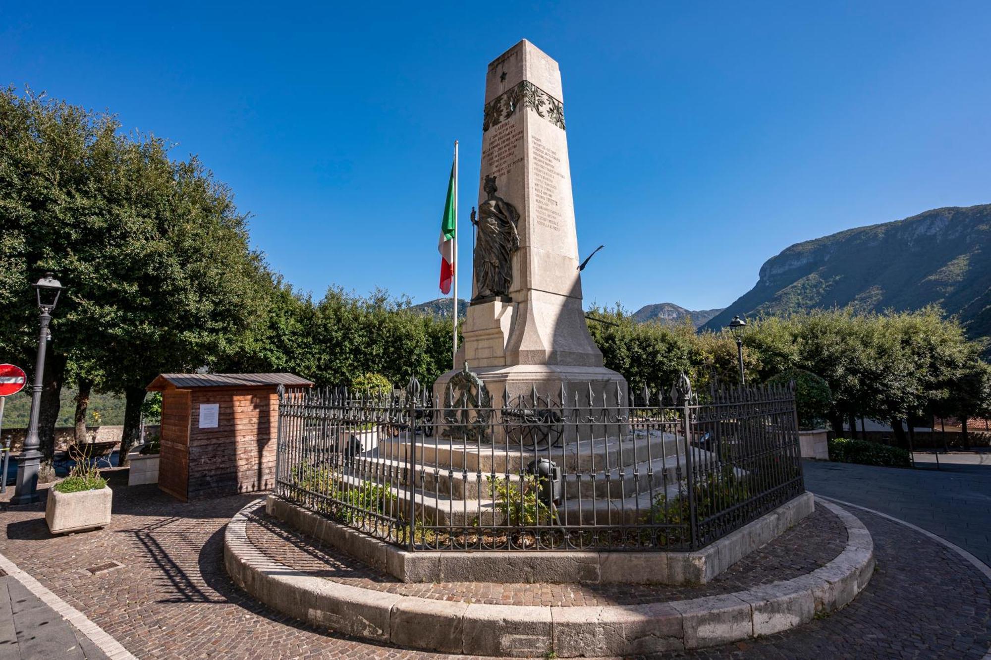 Piazza Laurino Apartments Basic Excursions Alto Cilento Pellegrinaggio Giubilare Buitenkant foto